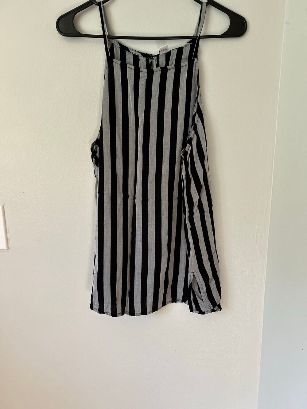 Women's Old Navy Black and Gray Vertically Striped High Neck Tank Top Size L